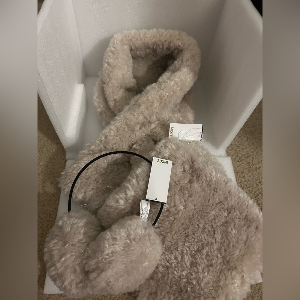 NWT 3 piece fuzzy set
